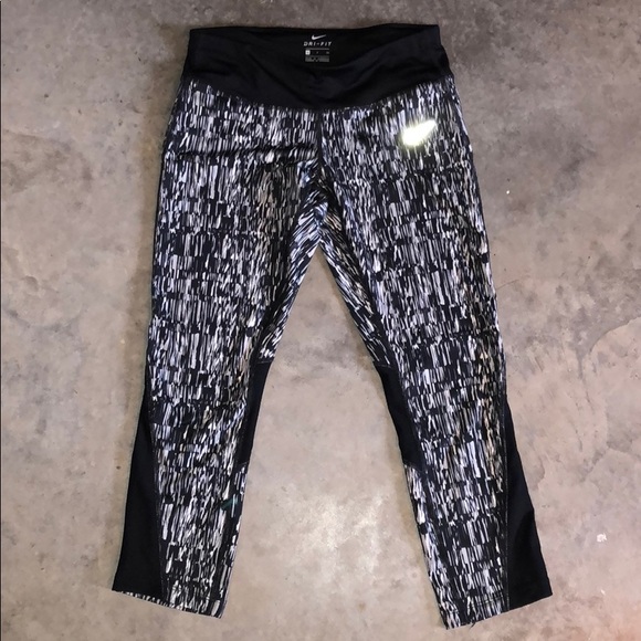 Nike Dri-Fit Capris - Picture 6 of 8